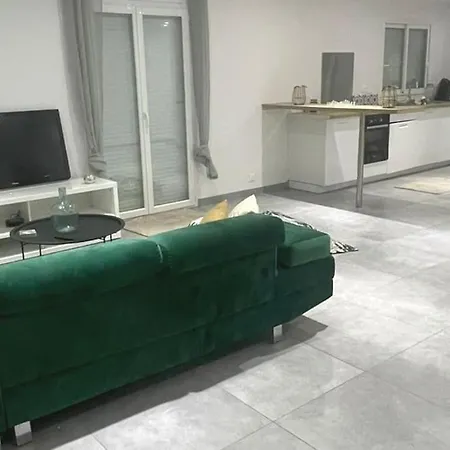 Maison 115 M 2 Avec Jardin